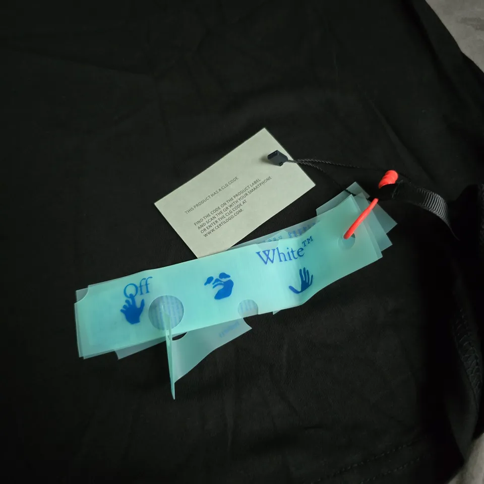 OFF-WHITE BLACK GRAPHIC T-SHIRT WITH PINK/WHITE BACK PRINT SIZE L