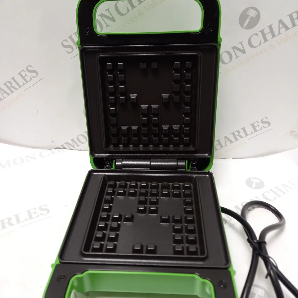 BOXED MINECRAFT CREEPER WAFFLE MAKER