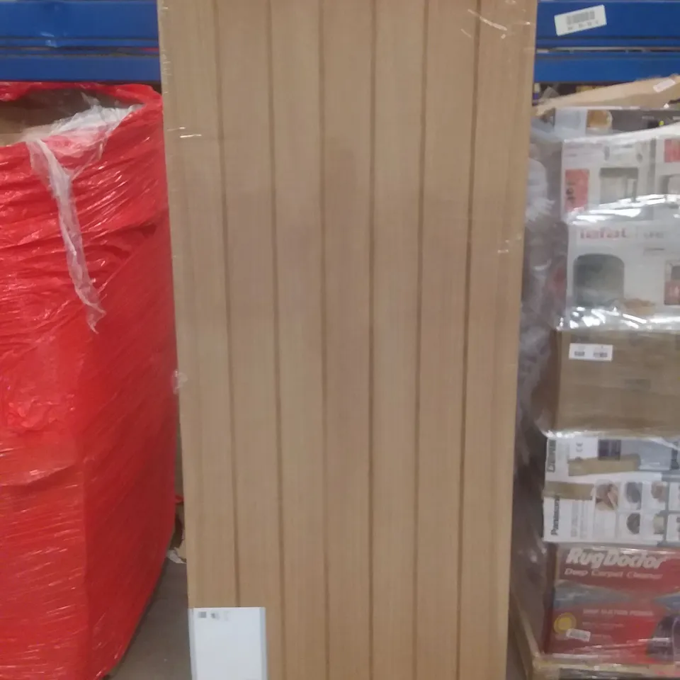 GEOM VERTICAL 3 PANEL OAK VANEER INTERNAL DOOR 1981x762mm