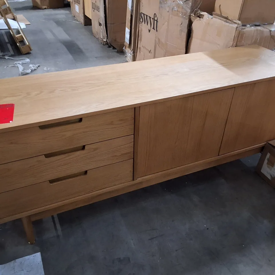 SWYFT SIDEBOARD 01 - OAK
