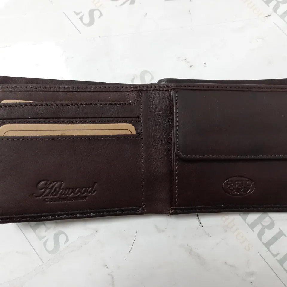 ASHWOOD MEN'S GIFT BOXED LEATHER WALLET WITH COIN POCKET