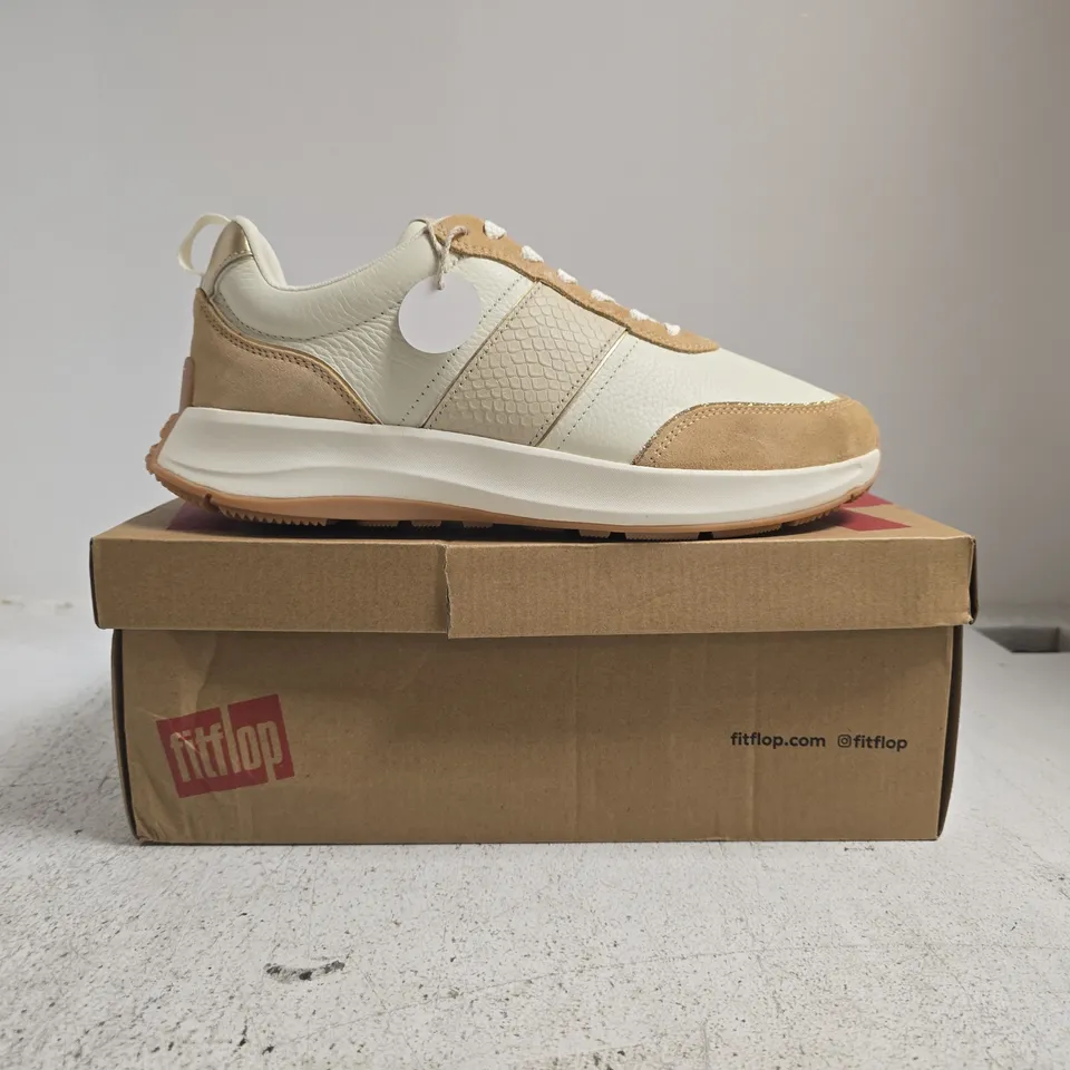 BOXED PAIR OF FITFLOP F-MODE FLOW SNAKE GLITTER TRAINERS IN OFF WHITE/TAN SIZE UK 9