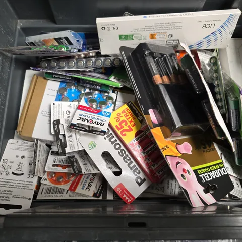 APPROXIMATELY 30 ASSORTED BATTERY PRODUCTS TO INCLUDE AA , AA 12 , ETC
