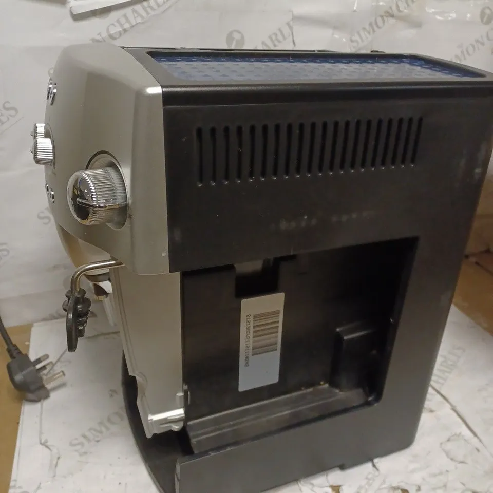 DELONGHI MAGNIFICA COFFEE MACHINE 