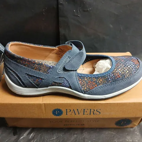 BOXED PAIR OF PAVERS BLUE FLORAL-PRINT MARY JANE SHOES WITH VELCRO STRAP - UK SIZE 5