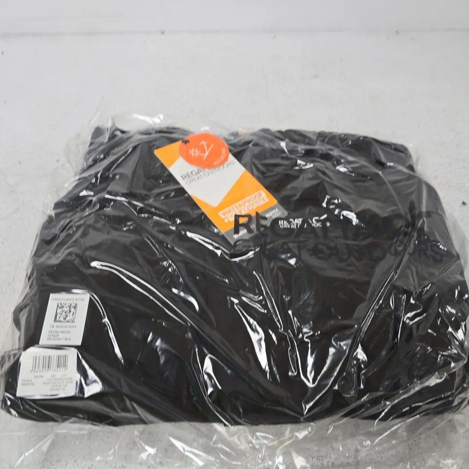 APPROXIMATELY 12 BRAND NEW REGATTA CHILDRENS FARBANK JACKETS IN BLACK - 7-8YRS