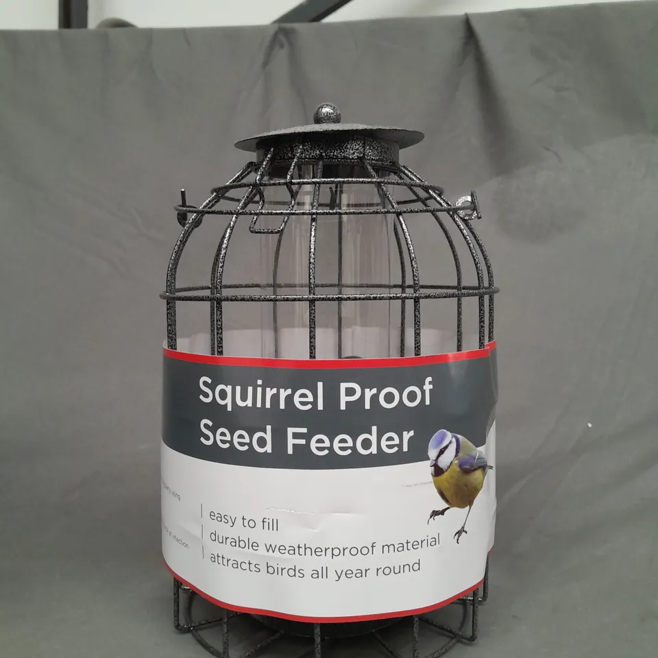 SQUIRREL PROOF SEED FEEDER