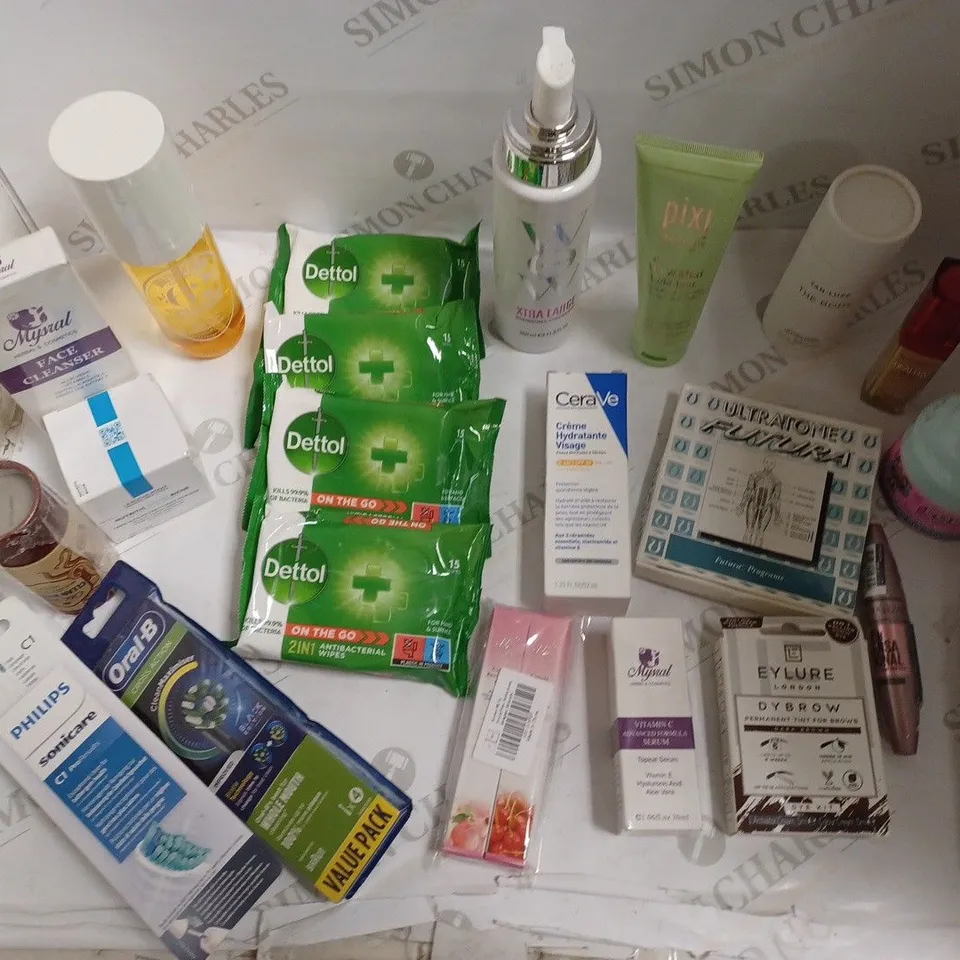 LOT OF APPROX 20 ASSORTED HEALTH AND BEAUTLY- CERA VE MOISTURISING LOTION, MAYBELLINE MASCARA, BOURJOIS PARIS