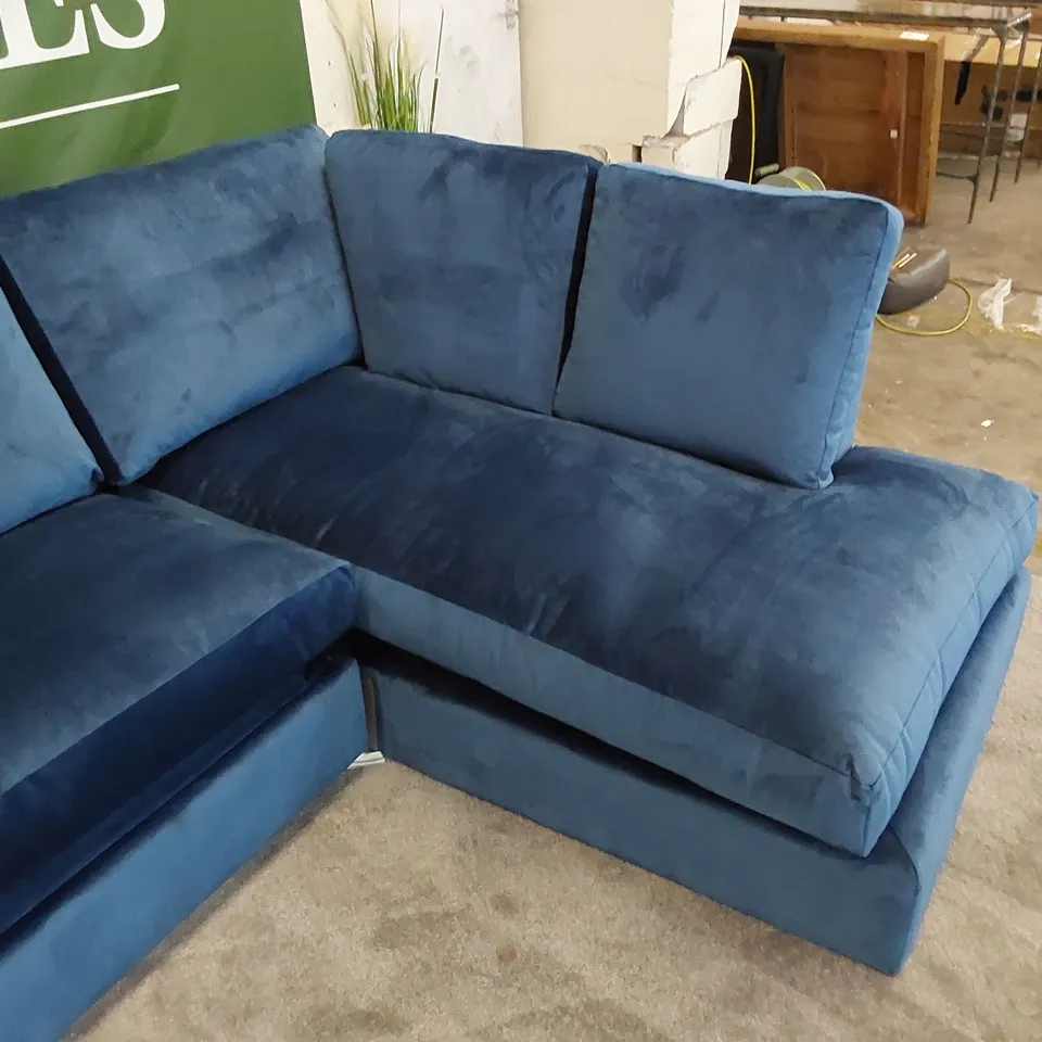 THE ALDERTON 5-SEATER CHAISE SOFA BED IN UPHOLSTERED UNIFORM BLUE FABRIC