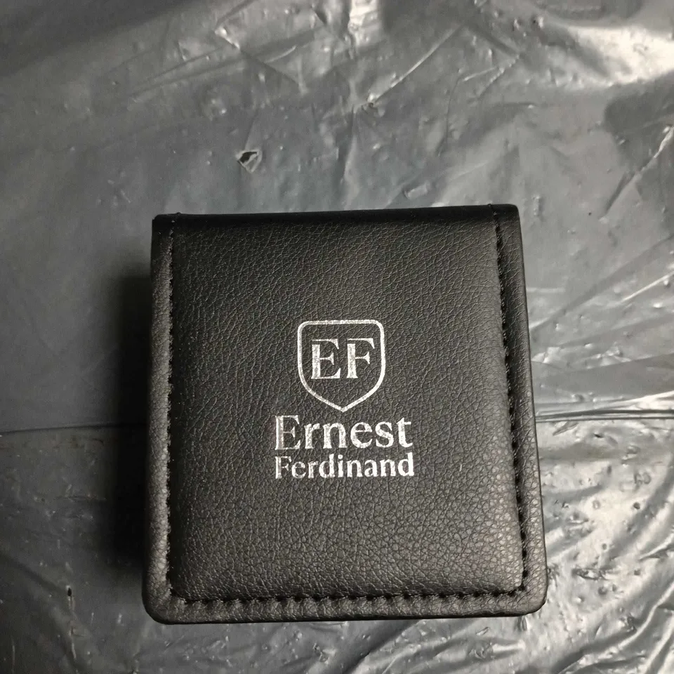 ERNEST FERDINAND WRISTWATCH – SILVER CASE, WHITE DIAL WITH ROMAN NUMERALS, BROWN CROC-EMBOSSED LEATHER STRAP, IN PRESENTATION BOX