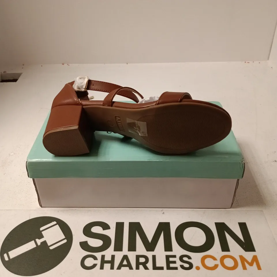 BOXED PAIR OF AJVANI COLLECTION HALLIE 110 HEELS IN TAN - SIZE 6