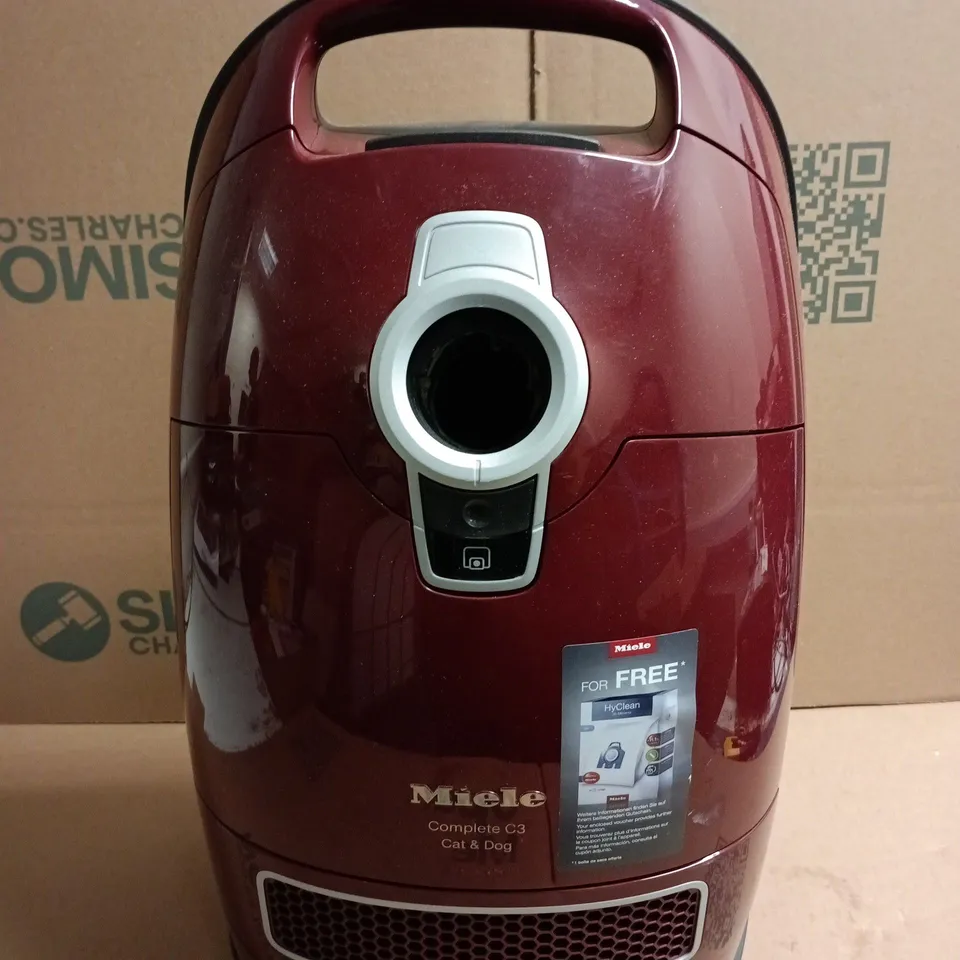 MIELE CAT & DOG VACUUM CLEANER