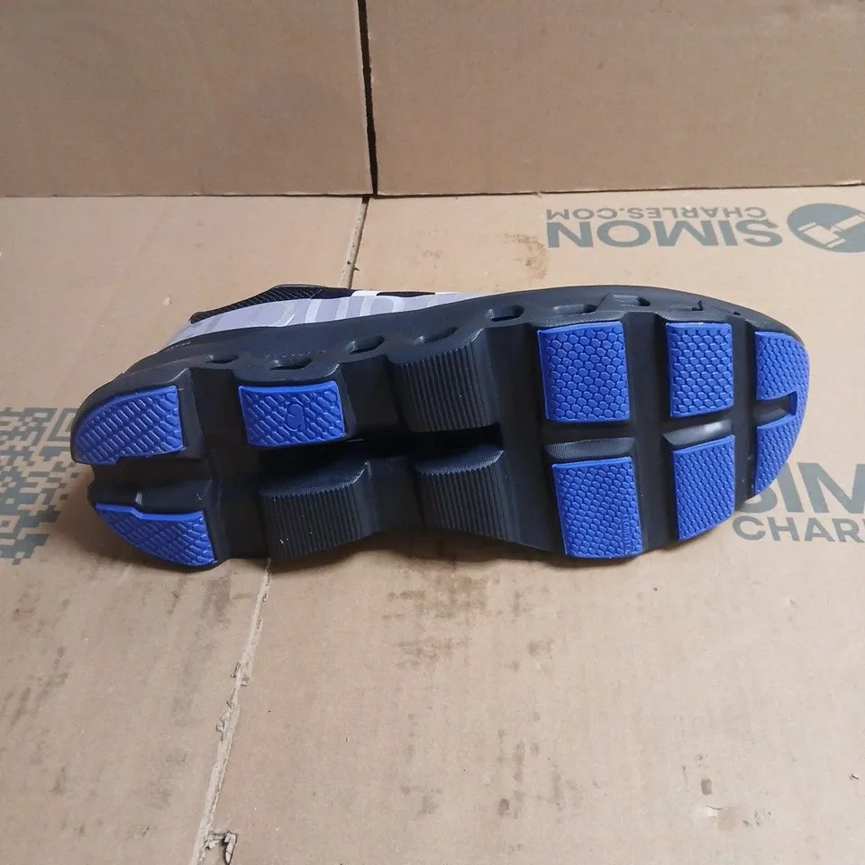 ON RUNNING TRAINERS – NAVY/BLUE KNIT UPPER, BLUE ACCENTS BOXED SIZE 10.5