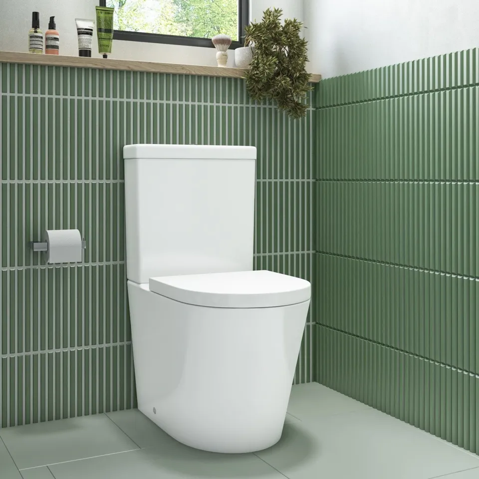BOXED NEWPORT CISTERN INCLUDING CISTERN FITTINGS 