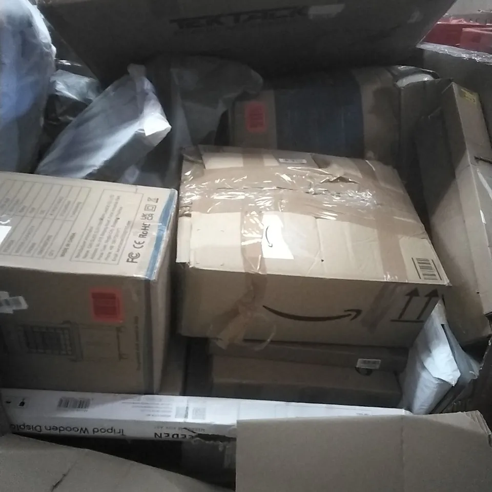PALLET OF ASSORTED HOUSEHOLD GOODS AND PRODUCTS TO INCLUDE; BLINDS, AIR CONDITIONER, PUZZLE ACCESSORIES, BOXED FURNITURE ETC