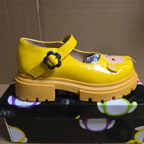 BOXED PAIR OF KOI LA LA TELETUBBIES KIDZ MARY JANES – YELLOW, UK SIZE 12