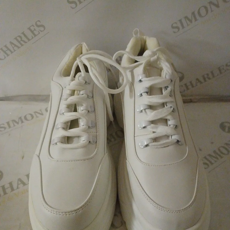 PAIR OF KOI WOMEN'S JENNIE STRIKER CHUNKY BUBBLE TRAINERS SIZE 7