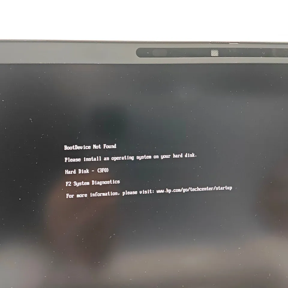 HP ELITEBOOK 840 G110 INTEL EVO 5 LAPTOP IN SILVER WITH HP LAPTOP BAG