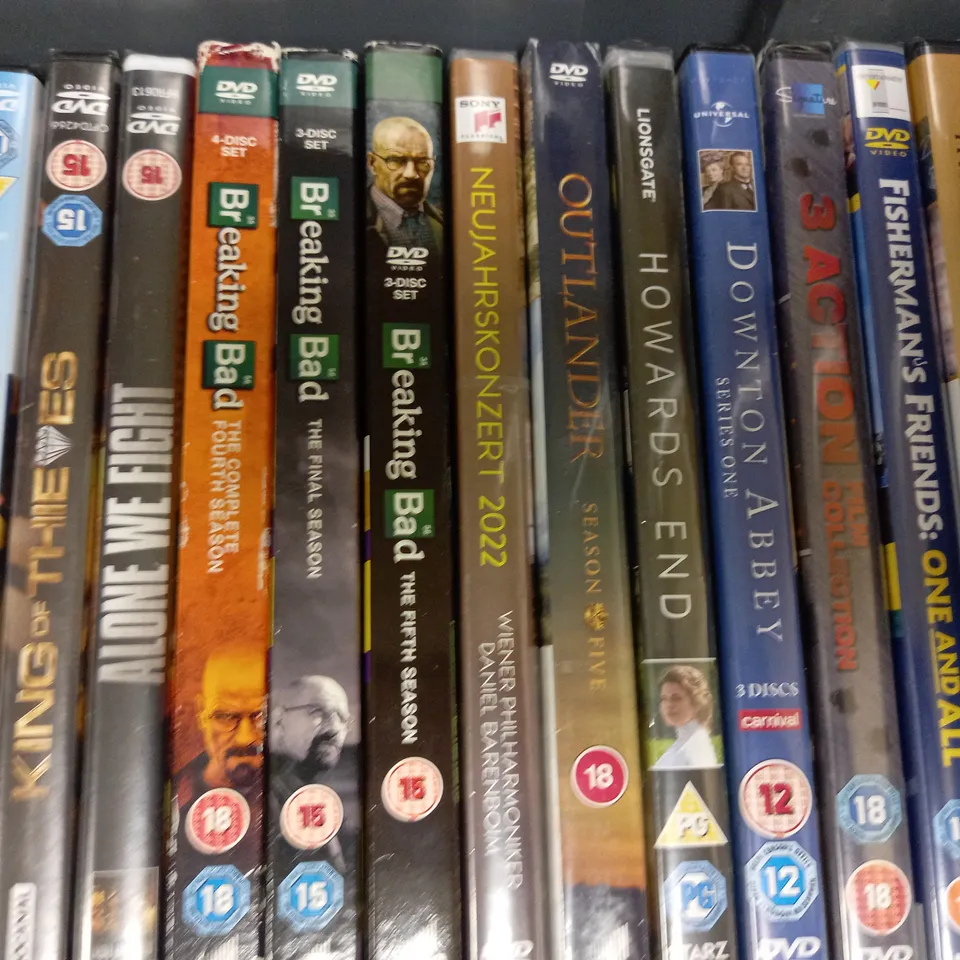 LOT OF 20 ASSORTED DVDS, TO INCLUDE GREY'S ANATOMY, BREAKING BAD, FAMILY GUY, ETC