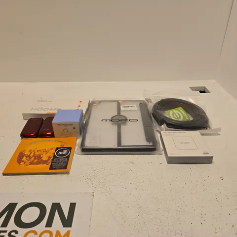 TOTE OF APPROXIMATELY 15 ASSORTED ITEMS TO INCLUDE AEXALON WIRELESS CHARGING, CABLES, BEAFON FLIP PHONES, PHONE CASE ETC
