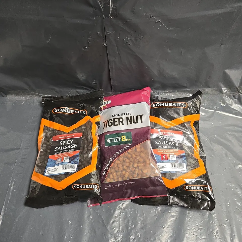 FISHING BAIT PELLETS ASSORTMENT – DYNAMITE MONSTER TIGER NUT 8MM & SONUBAITS SPICY SAUSAGE HALIBUT PELLETS (3 BAGS)