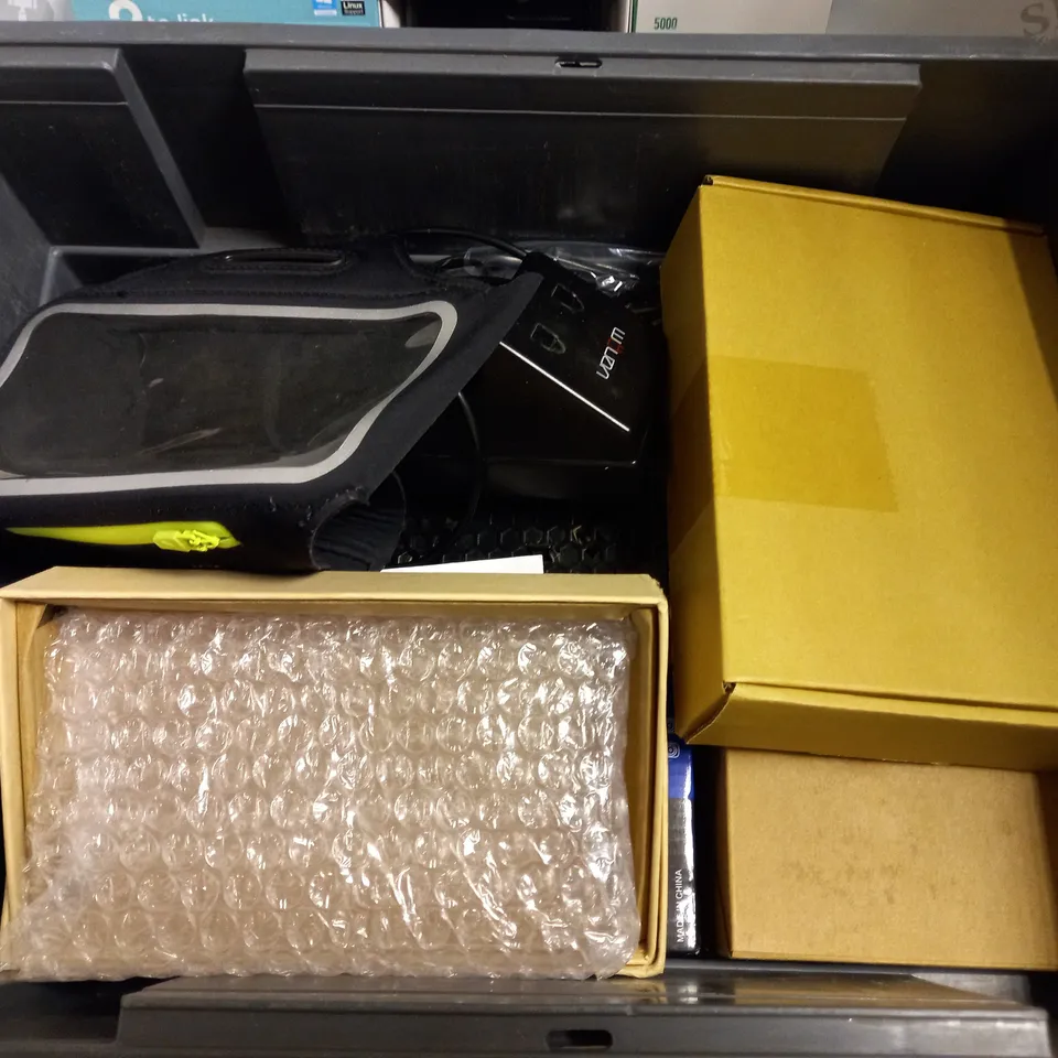 BOX OF APPROX 10 ITEMS INCLUDING CHARMAST POWER BANK, ASSORTED PHONE CASES AND TP LINK WIRELESS ADAPTER