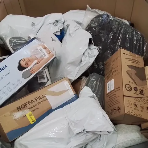 PALLET CONTAINING LARGE AMOUNT OF SUPPORT PILLOWS CUSHIONS AND SOFT FURNISHINGS