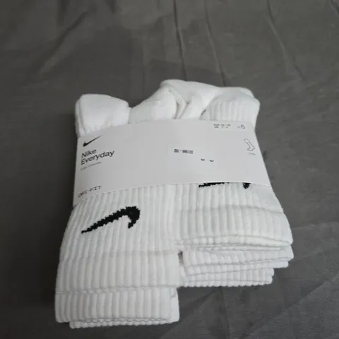 NIKE EVERYDAY DRI-FIT CREW SOCKS - X6