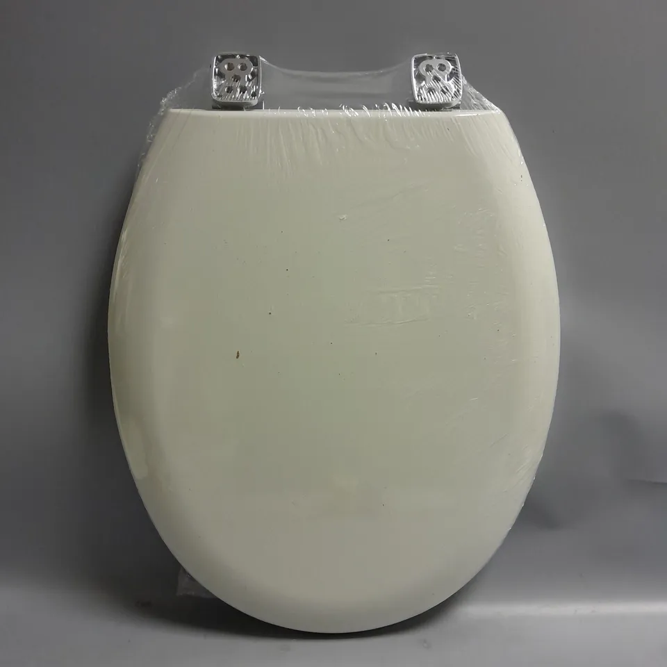 BOXED BEMIS AMERICAN INNOVA MOULDED WOOD TOILET SEAT