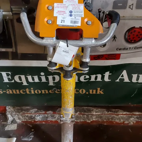 ROBEL 62.05 2 STROKE VERTICAL TAMPER
