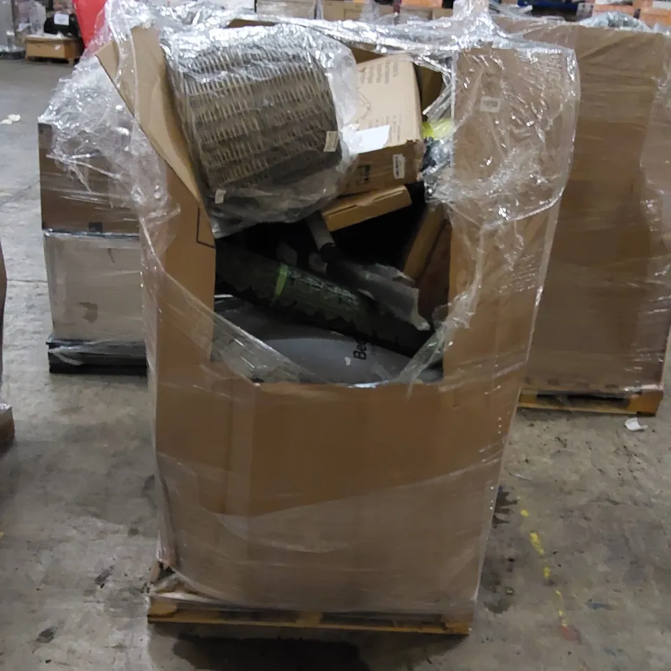 PALLET TO CONTAIN AN ASSORTMENT OF HOUSEHOLD ITEMS. INCLUDES BASKET, FOLDABLE TUB, DECORATIVE GARDEN NETTING, CHAIR ETC