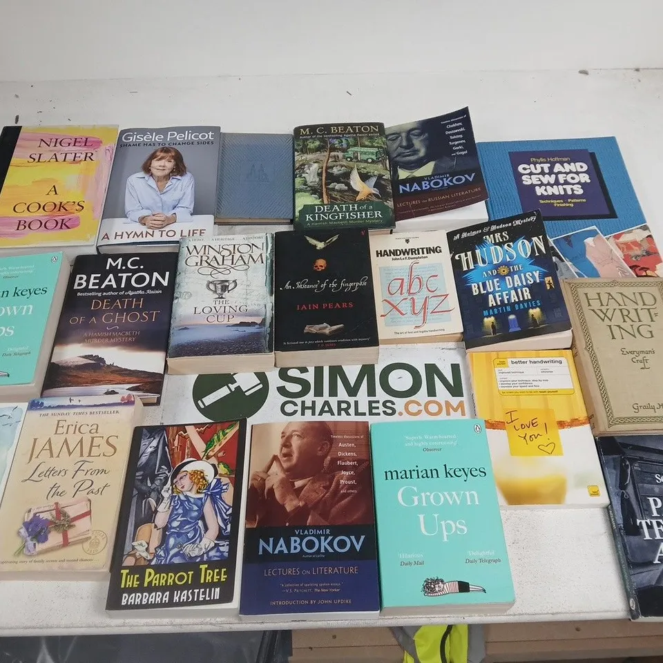 LARGE QUANTITY OF ASSORTED BOOKS TO INCLUDES BOTH FICTION NON-FICTION AND CHILDRENS BOOKS