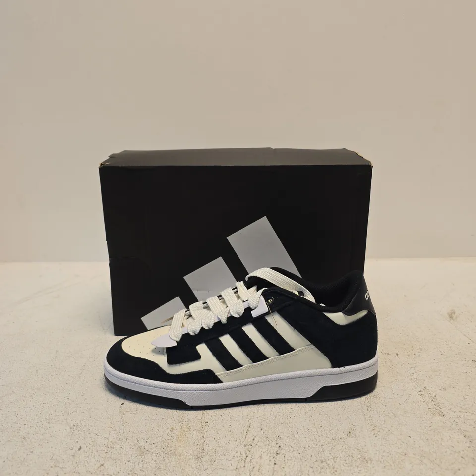 ADIDAS RAPID COURT LOW TRAINERS – UK 9.5 (US 10) – BLACK/WHITE