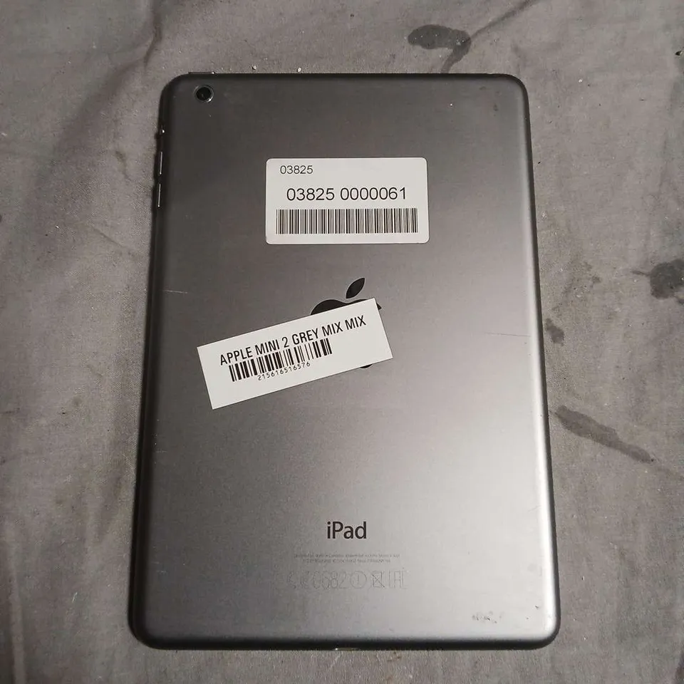 APPLE IPAD MINI 2 TABLET