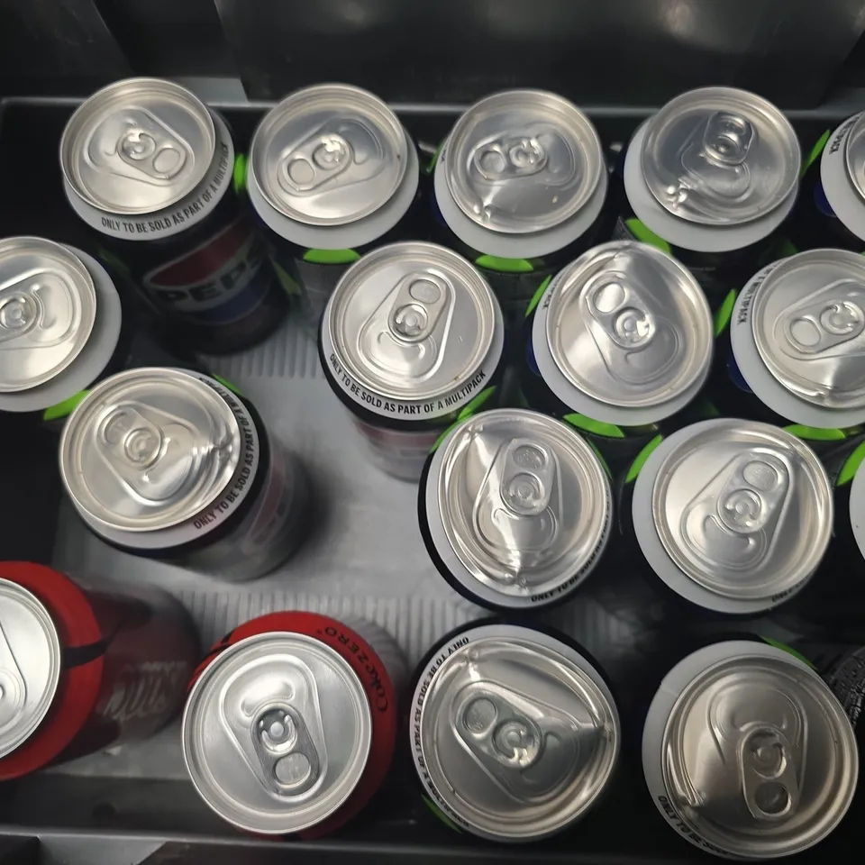 APPROXIMATELY 16 ASSORTED DRINKS ITEMS TO INCLUDE - COCO COLA ZERO SUGAR , PEPSI MAX LIME 