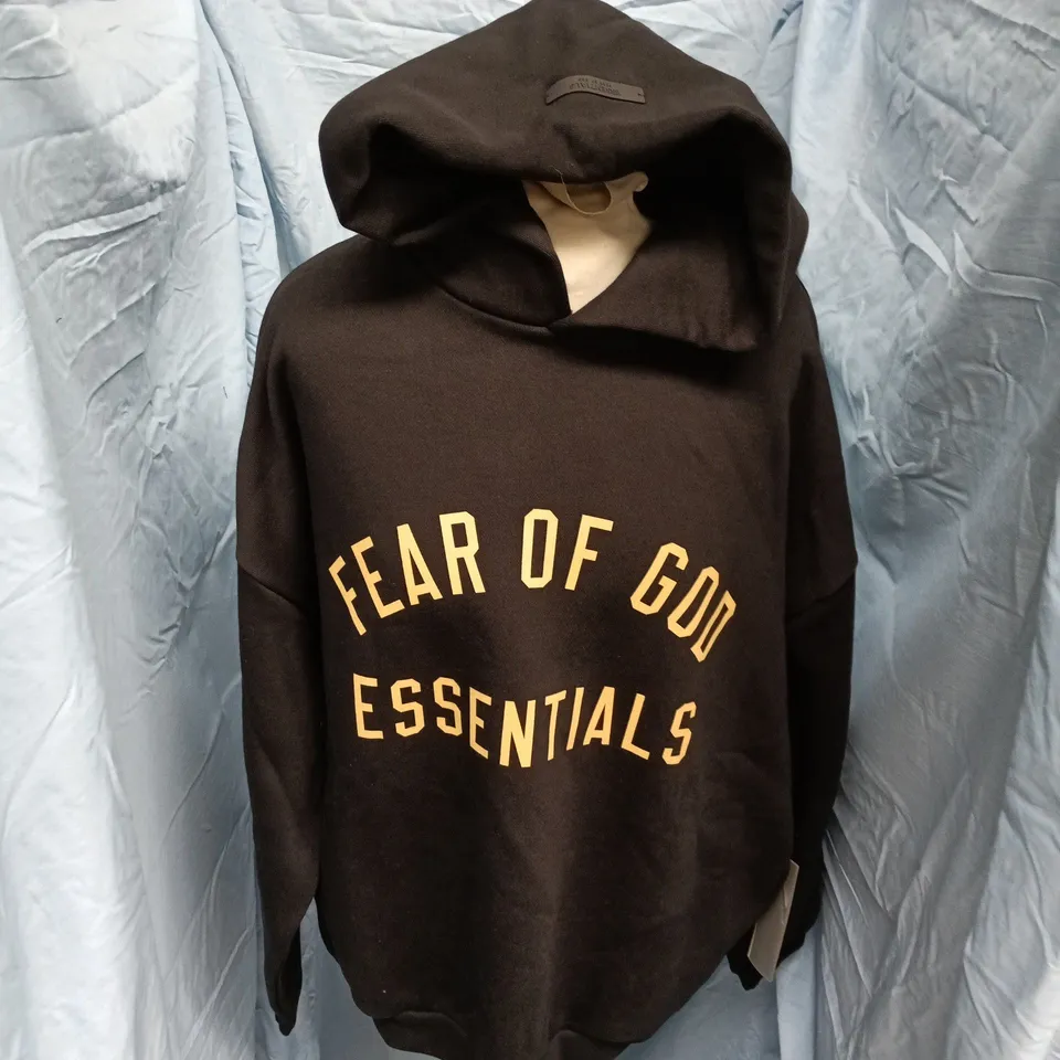 ESSENTIALS FEAR OF GOD PRINT LOGO HOODIE IN BLACK - MEDIUM