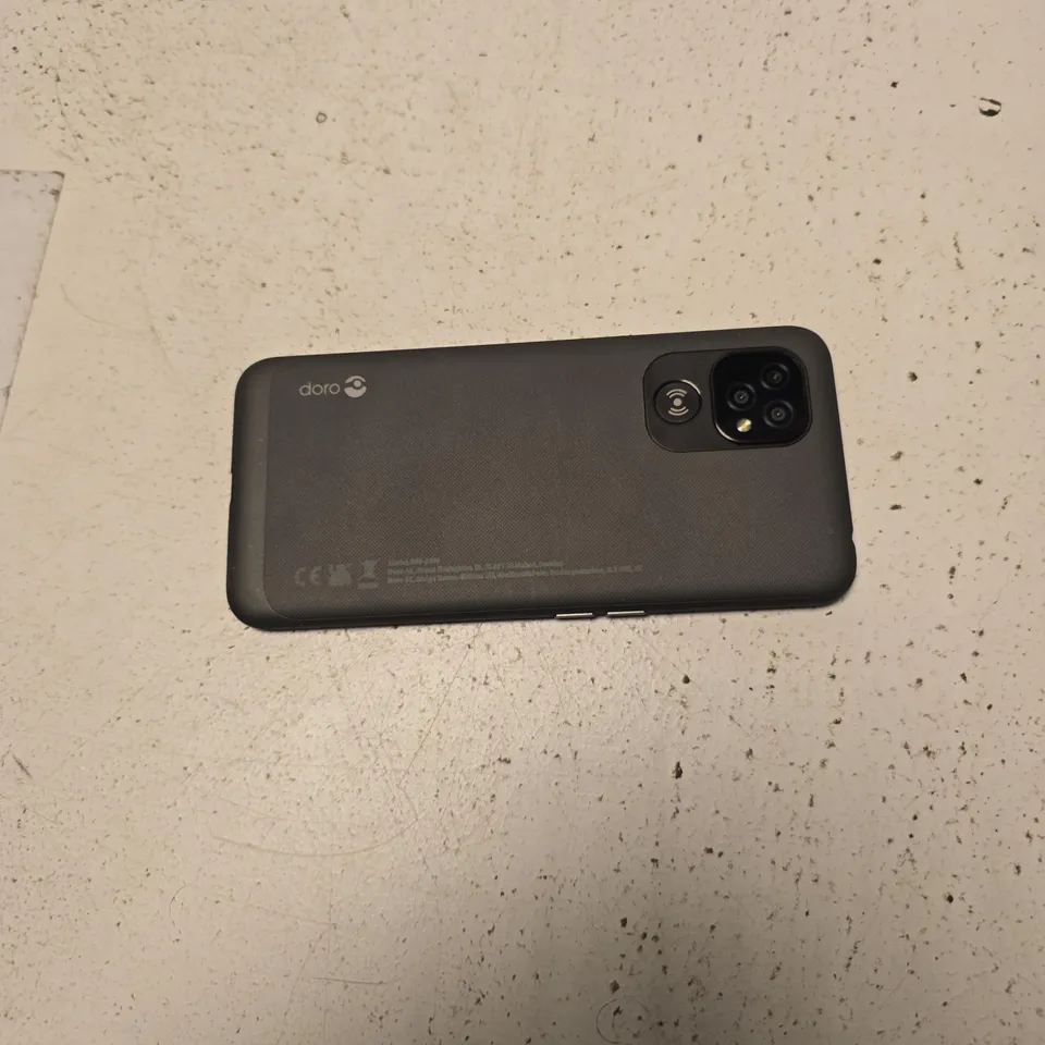 DORO SMARTPHONE – BLACK, TEXTURED BACK