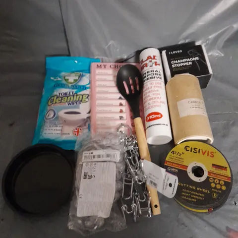 APPROXIMATELY 10 HOUSEHOLD ITEMS TO INCLUDE CHAMPAGNE STOPPER, CISVIS CUTTING WHEELS, TOILET CLEANING WIPES, ETC - COLLECTION ONLY