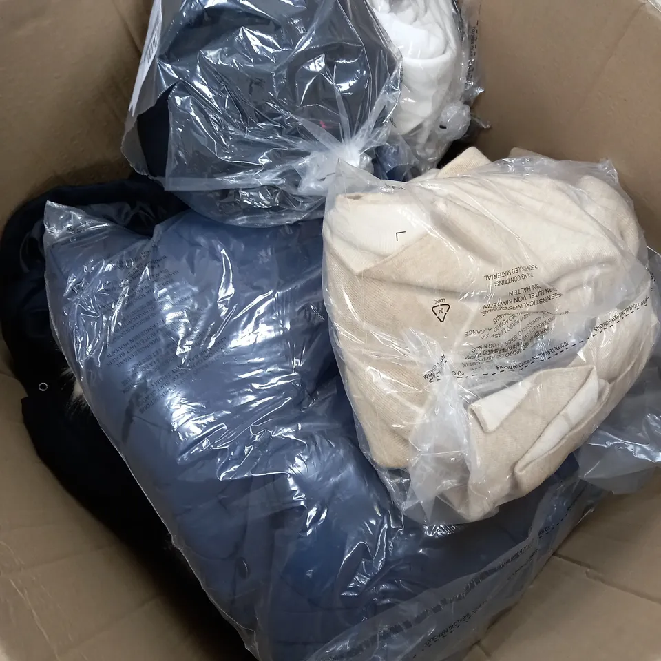 BOX OF APPROXIMATELY 10 ASSORTED CLOTHING ITEMS TO INCLUDE BIG COAT, JUMPER, TOPS ETC