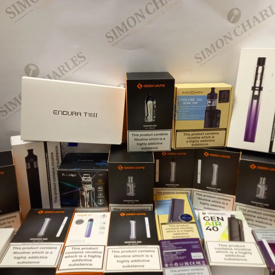 LOT OF APPROX 26 TO INCLUDE EUNDURA T22E VAPING SYSTEM , GEEKVAPE B60 , INNOKIN COOLFIRE Z60 ZLIDE TOP , ETC