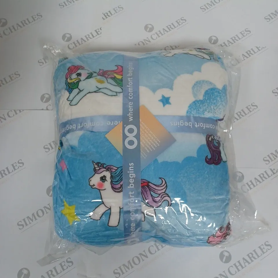 THE OODIE HOODED FLEECE LINED UNICORN BLANKET IN BLUE 