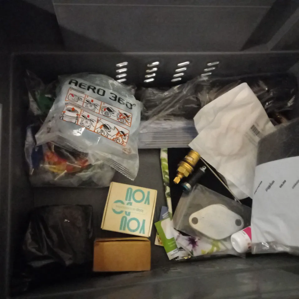 LOT OF APPROXIMATElY 15 ITEMS TO INCLUDE CASIO SCIENTIFIC CALCULATOR, BAG OF TOUCH YOUCH YOUCH TWIN MARKERS, WERKZEUG SPREADER SOCKET SET FOR SPRING STRUT CLAMP, ETC