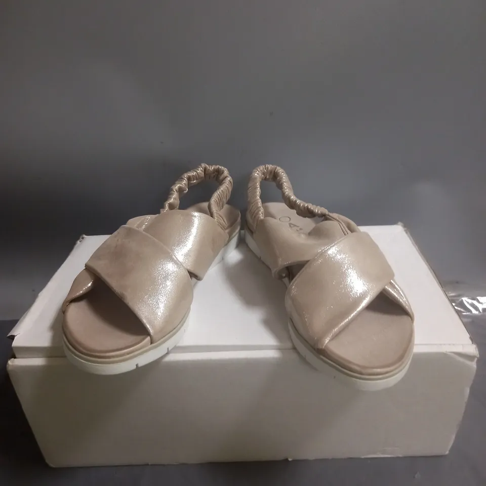 MODA IN PELLE NASELLIE SANDALS SILVER SIZE 4