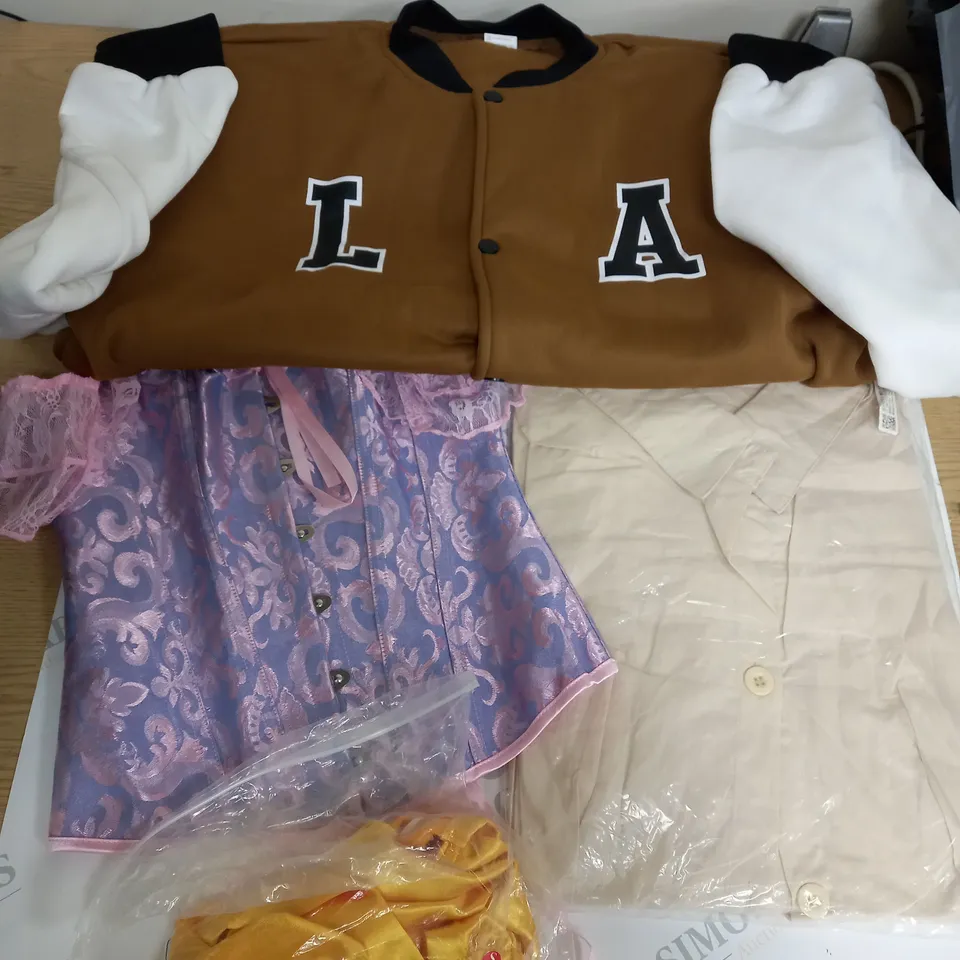 LOT OF ASSORTED CLOTHING ITEMS AND ACCESSORIES TO INCLUDE; T-SHIRTS, JUMPERS ETC