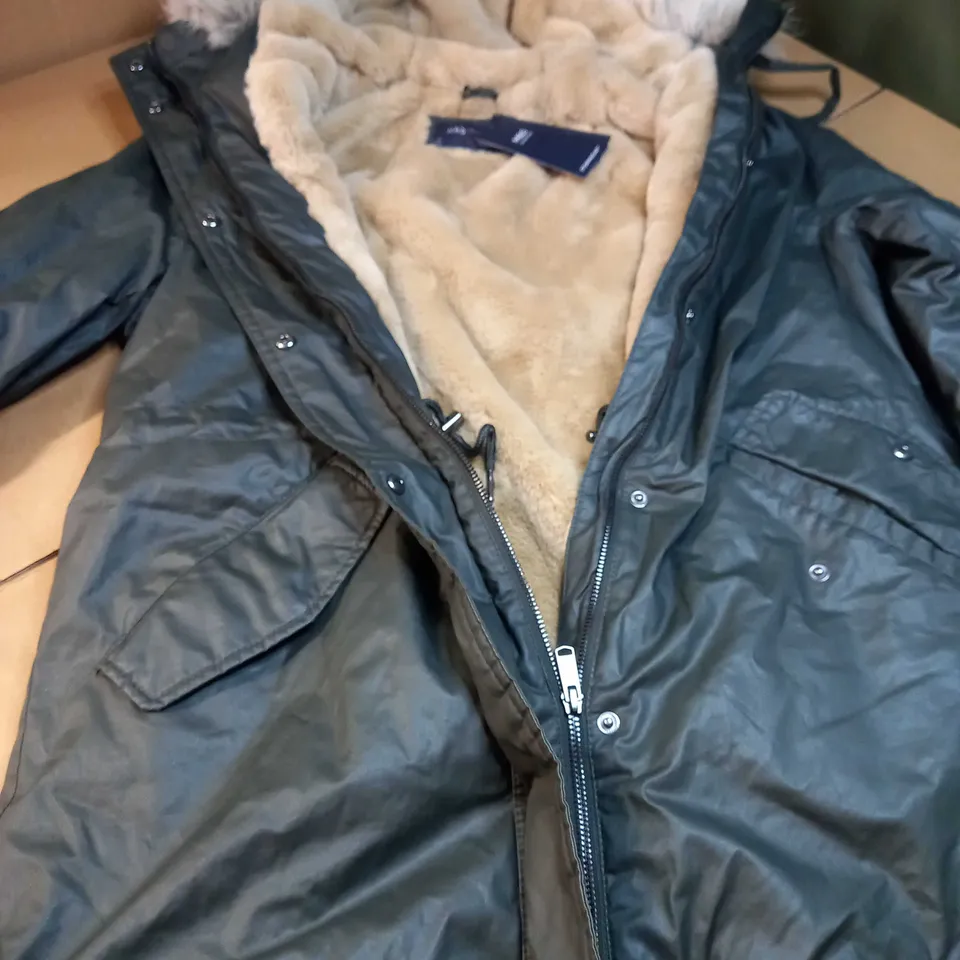 M&S PIN GREEN FAUX FUR LINED WOMENS WINTER COAT - SIZE 10