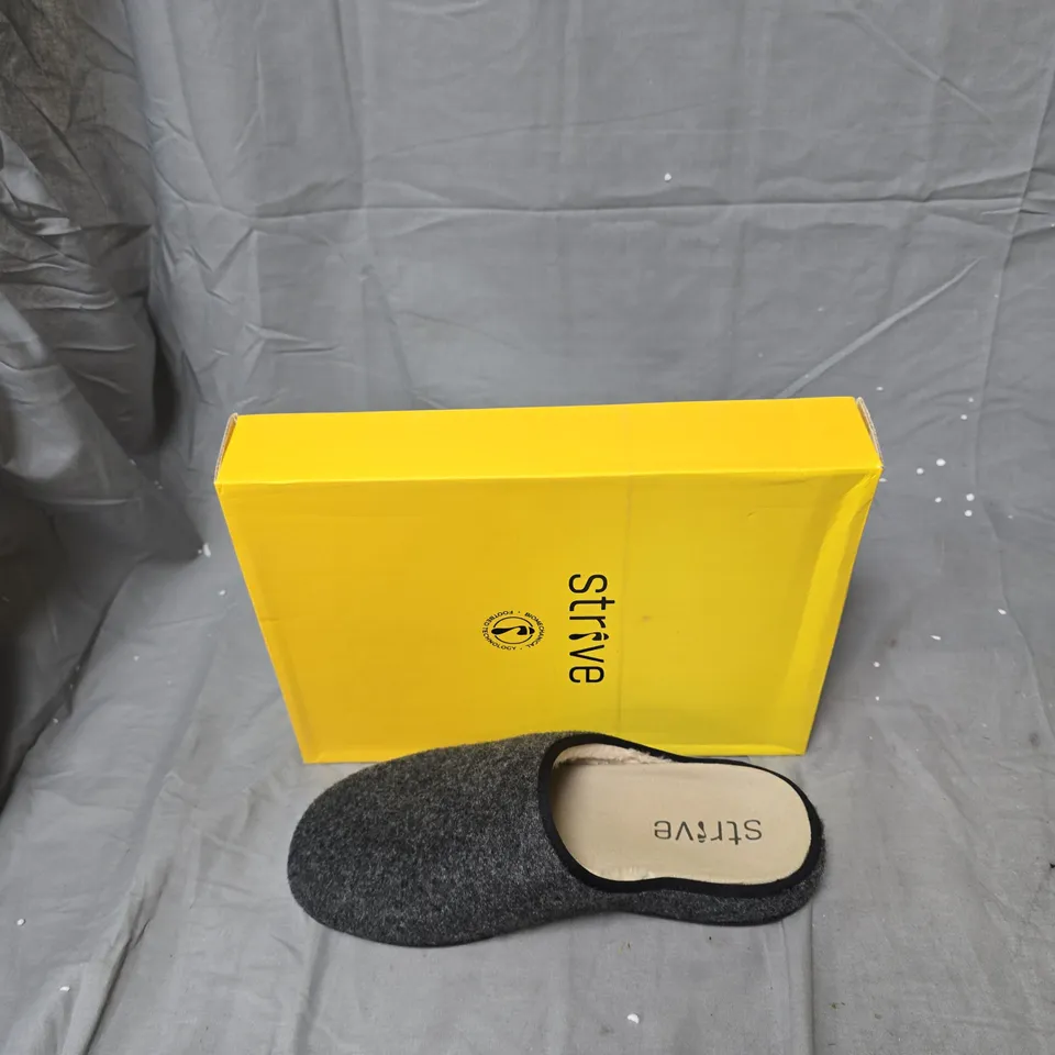 STRIVE GREY FELT SLIPPERS – UK SIZE 7