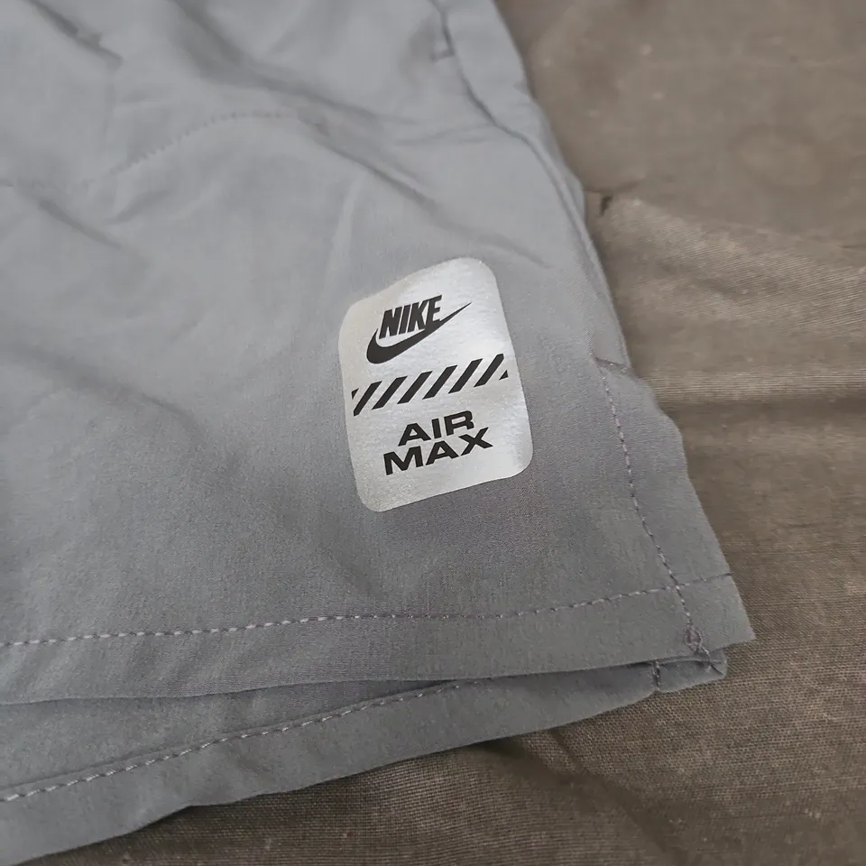 NIKE AIR MAX DRY-FIT SHORTS – LIGHT GRAY, MEN’S (VERIFY SIZE)