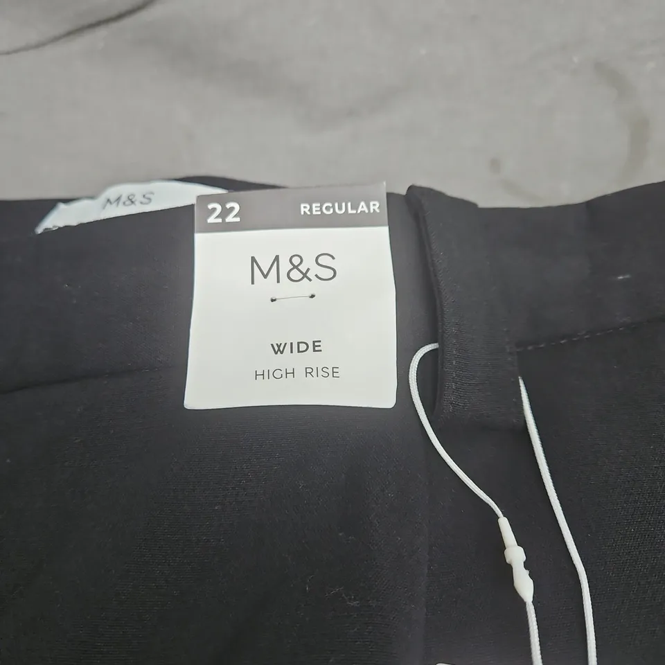 M & S SIZE 22 REGULAR WIDE HIGH RISE BLACK TROUSERS WITH TAGS