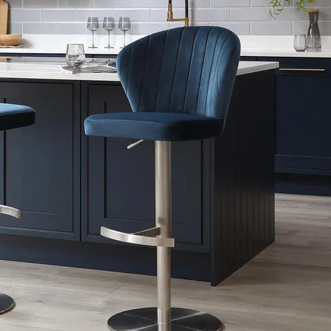 BOXED DANETTI HARPER DARK BLUE VELVET GAS LIFT BAR STOOL (1 BOX)