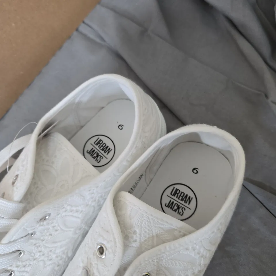 URBAN JACKS WHITE LACE-UP SNEAKERS, UK 6